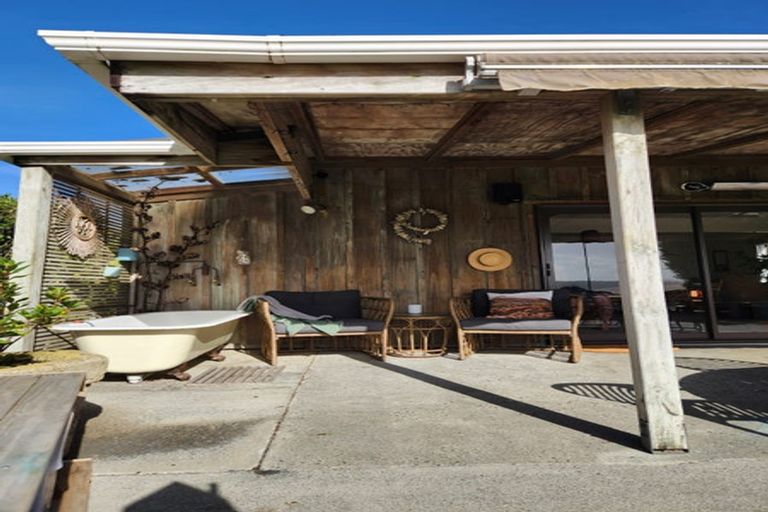 Photo of property in 116 Maunsell Road, Port Waikato, Tuakau, 2695