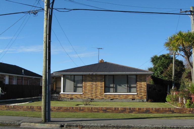 Photo of property in 73 Palmers Road, New Brighton, Christchurch, 8083