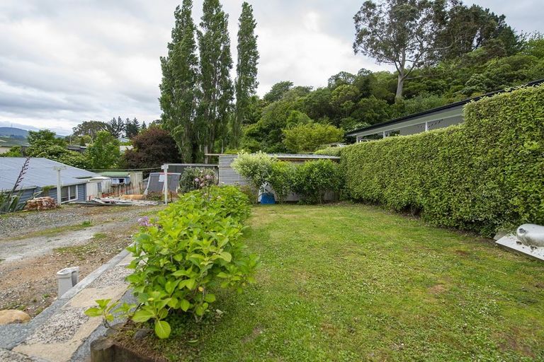 Photo of property in 9 Dickson Street, Macandrew Bay, Dunedin, 9014