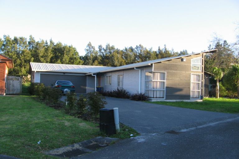 Photo of property in 11 Swanson Oaks, Swanson, Auckland, 0612