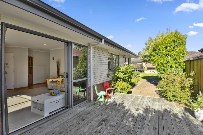 Photo of property in 6 Croftview Road, Wattle Downs, Auckland, 2103