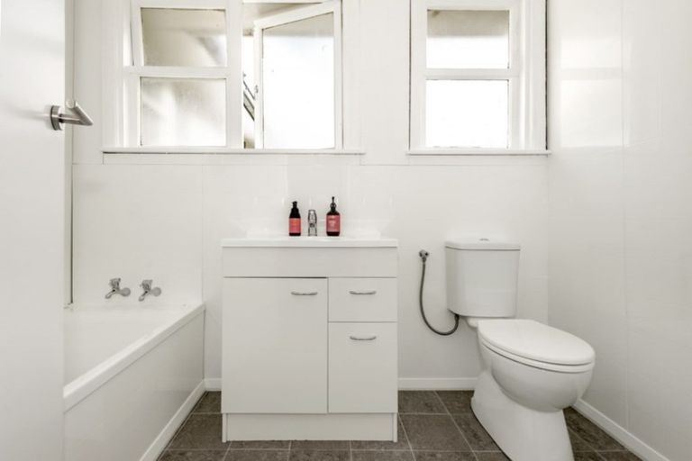 Photo of property in 24 Churchill Crescent, Te Hapara, Gisborne, 4010