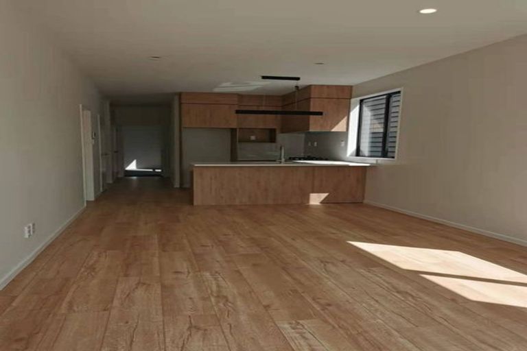 Photo of property in 43 Kaha Road, Takanini, 2110