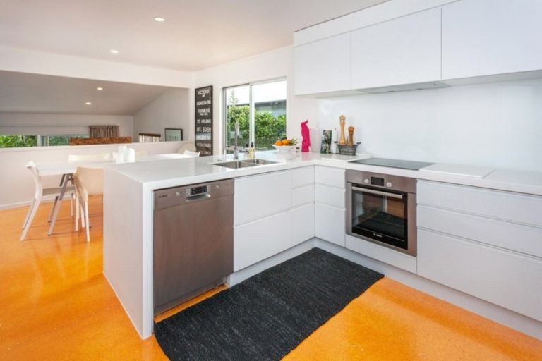 Photo of property in 150 Ocean Beach Road, Tairua, 3508