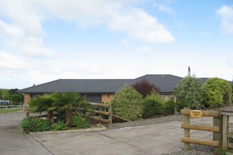 Photo of property in 625 Ponga Road, Opaheke, Papakura, 2584