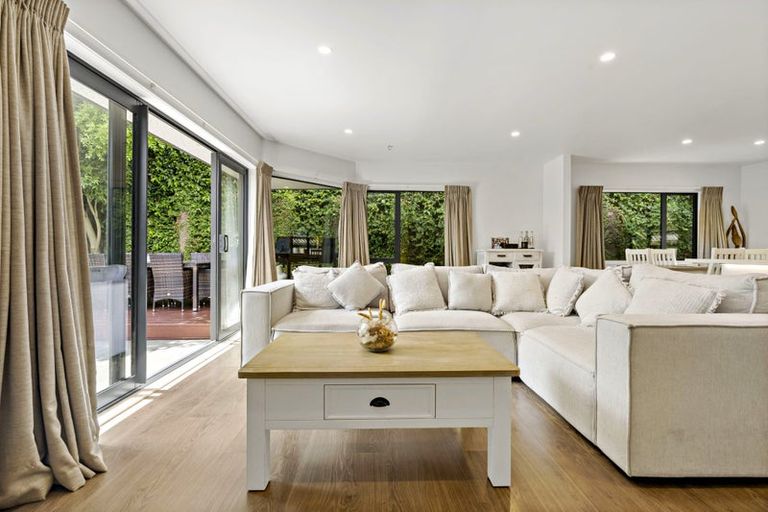Photo of property in 11d Langana Avenue, Browns Bay, Auckland, 0630
