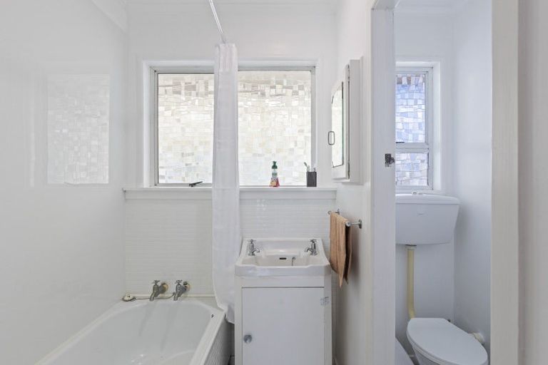 Photo of property in 289d Carrington Street, Vogeltown, New Plymouth, 4310