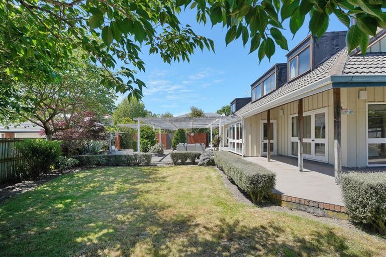 Photo of property in 70b Avonhead Road, Avonhead, Christchurch, 8042
