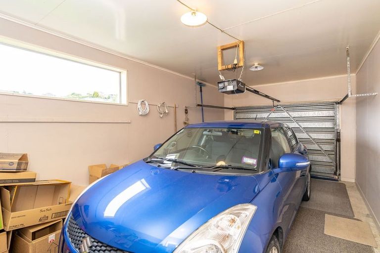 Photo of property in 14 Winston Place, Kew, Dunedin, 9012