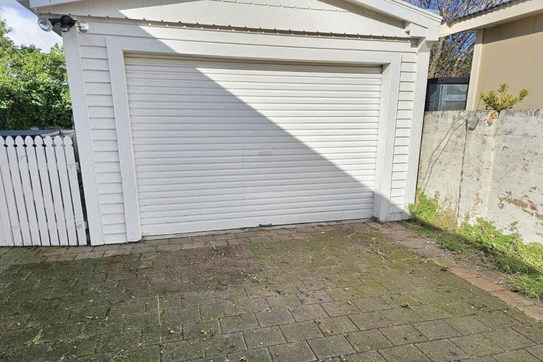 Photo of property in 22 Riddlers Crescent, Petone, Lower Hutt, 5012