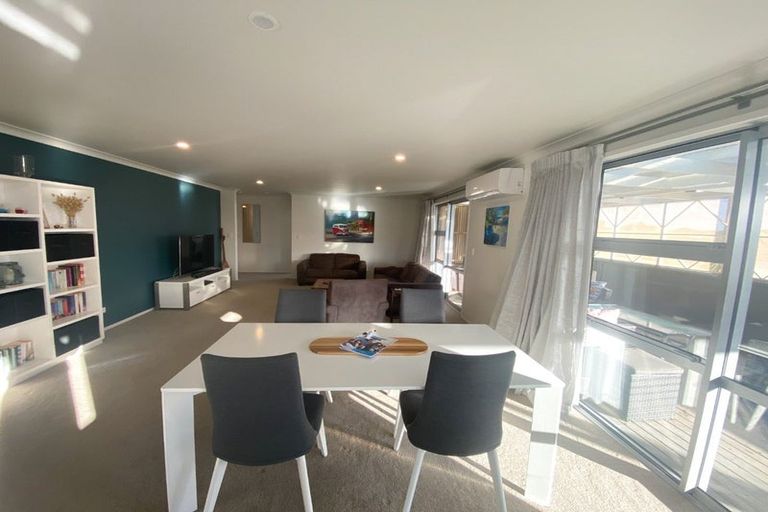 Photo of property in 8 Surfside Lane, Ruakaka, 0116