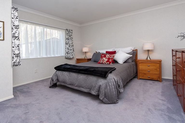 Photo of property in 278 Cascades Road, Botany Downs, Auckland, 2010