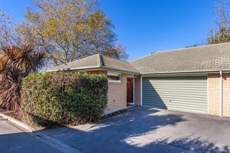 Photo of property in 1/11 Grove Road, Addington, Christchurch, 8024