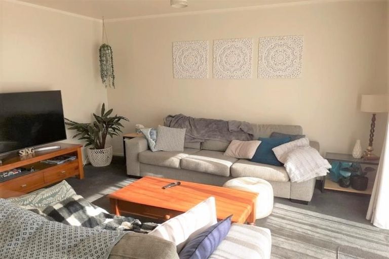 Photo of property in 34 Meynell Court, Glen Eden, Auckland, 0602