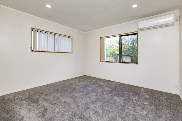 Photo of property in 4b Skilgate Avenue, New Lynn, Auckland, 0600