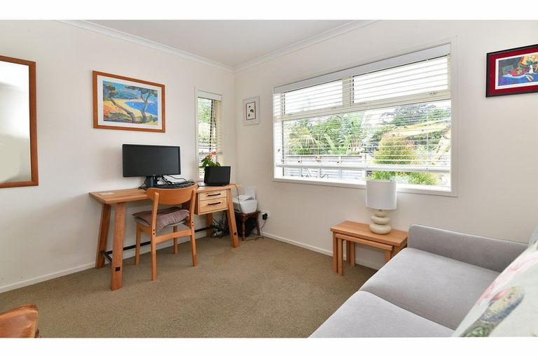 Photo of property in 23 Annalise Place, Orewa, 0931