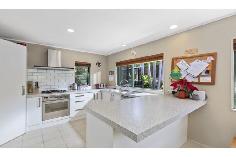 Photo of property in 1/50 Nigel Road, Browns Bay, Auckland, 0630