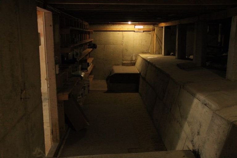 Photo of property in 127 Parkvale Road, Karori, Wellington, 6012