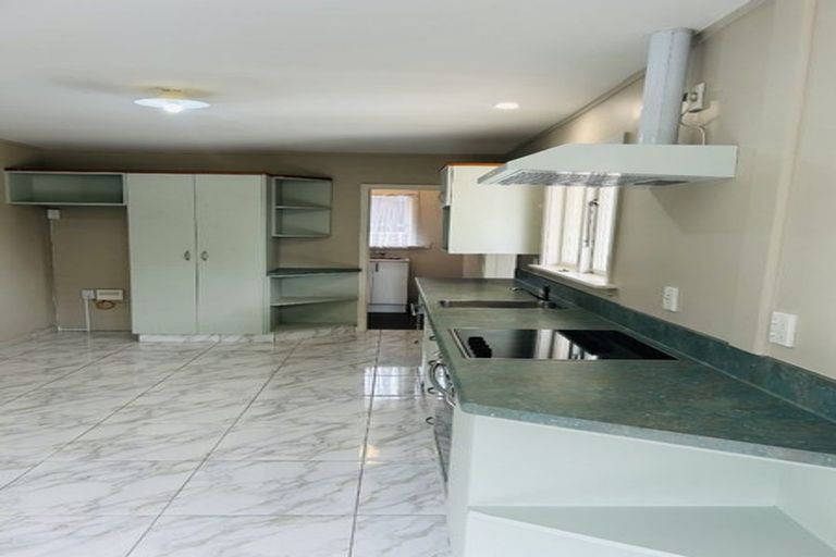 Photo of property in 17 Pembroke Street, Avondale, Christchurch, 8061