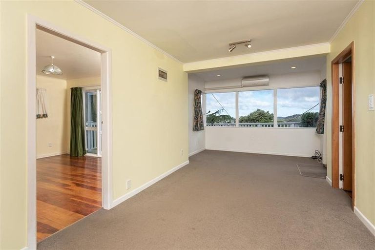 Photo of property in 118 Kelburn Parade, Kelburn, Wellington, 6012