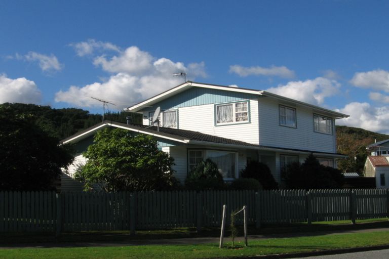 Photo of property in 4 Momona Street, Wainuiomata, Lower Hutt, 5014