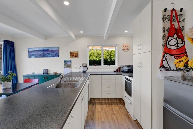 Photo of property in 46 Lismore Street, Merrilands, New Plymouth, 4312