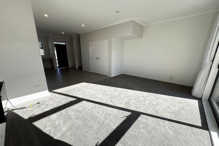 Photo of property in 12 Kapia Road, Westgate, Auckland, 0614