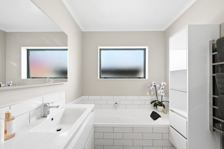 Photo of property in 43 Diomede Glade, Flagstaff, Hamilton, 3210