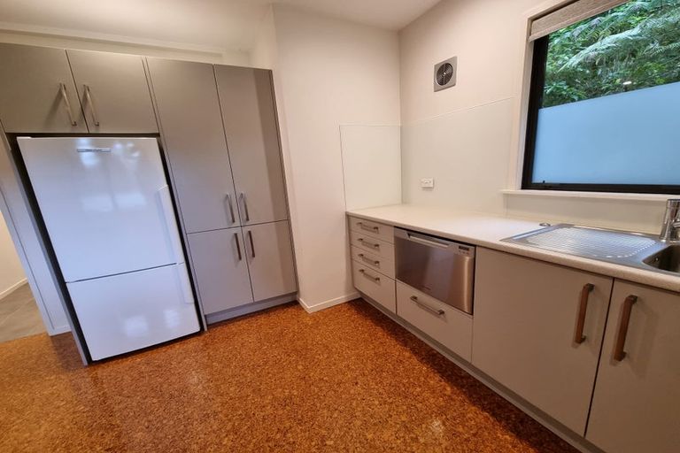 Photo of property in 22 Learmonth Avenue, Birkenhead, Auckland, 0626