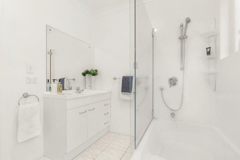 Photo of property in 11 The Close, Greenhithe, Auckland, 0632