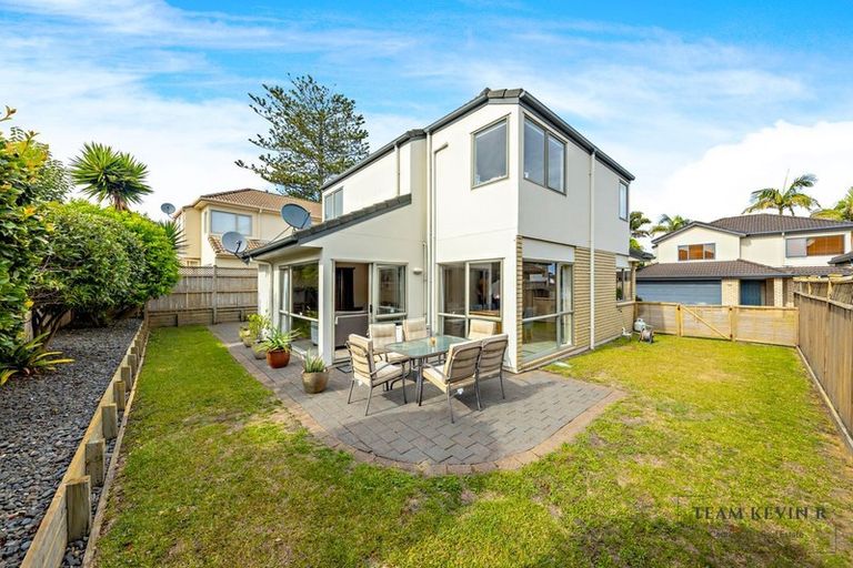 Photo of property in 47d Redoubt Road, Goodwood Heights, Auckland, 2105