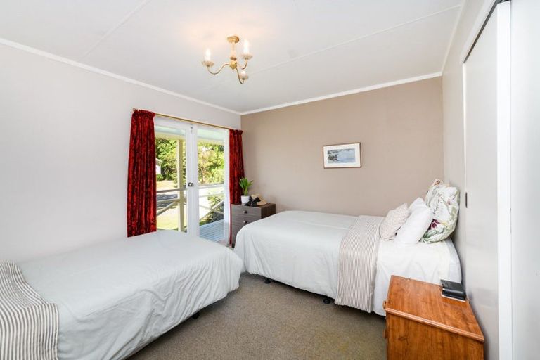 Photo of property in 2 Escort Grove, Awapuni, Palmerston North, 4412