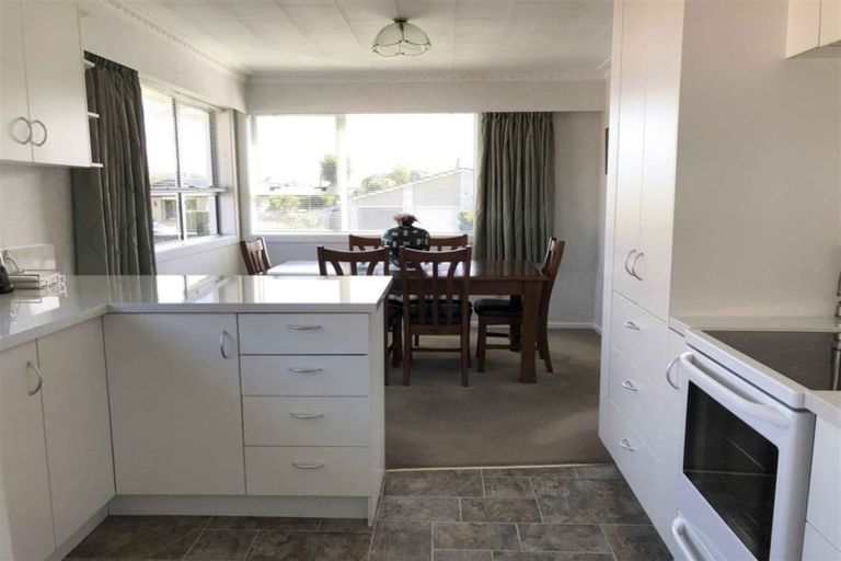 Photo of property in 32 Kildare Drive, Waikiwi, Invercargill, 9810