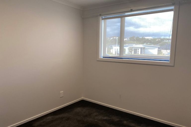 Photo of property in 5a Breakwater Way, Whitby, Porirua, 5024