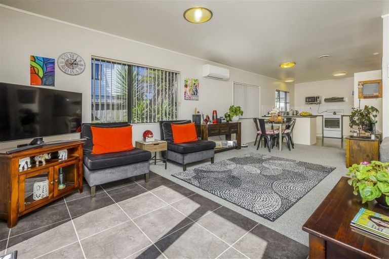 Photo of property in 17a Fernaig Street, Papakura, 2110