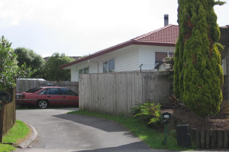 Photo of property in 11 Stockton Place, Glendene, Auckland, 0602