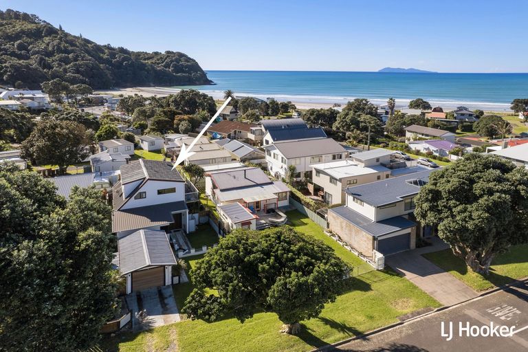 Photo of property in 28 Ocean View Road, Waihi Beach, 3611