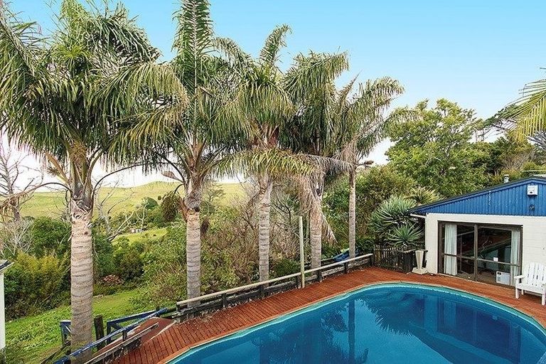 Photo of property in 15 Kelland Road, Pollok, Waiuku, 2683