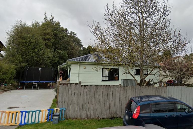 Photo of property in 8 Holmes Drive South, West Harbour, Auckland, 0618