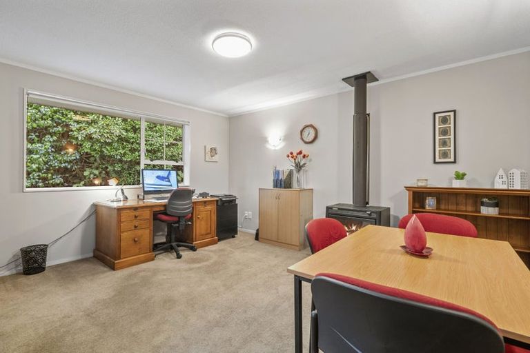 Photo of property in 35 Fendalton Crescent, Pinehaven, Upper Hutt, 5019