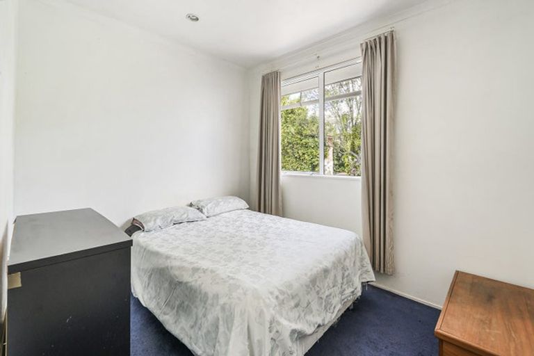 Photo of property in 59 Sylvan Crescent, Te Atatu South, Auckland, 0610