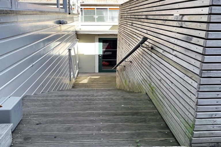 Photo of property in 289 The Terrace, Te Aro, Wellington, 6011