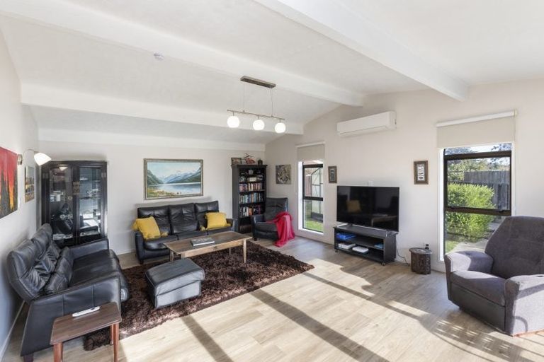Photo of property in 76 Orrick Crescent, Avondale, Christchurch, 8061
