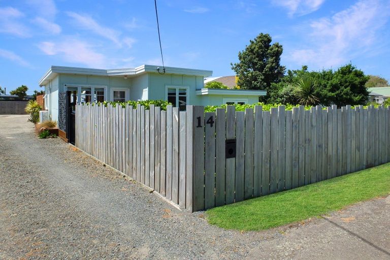 Photo of property in 14 Carthew Terrace, Foxton Beach, Foxton, 4815