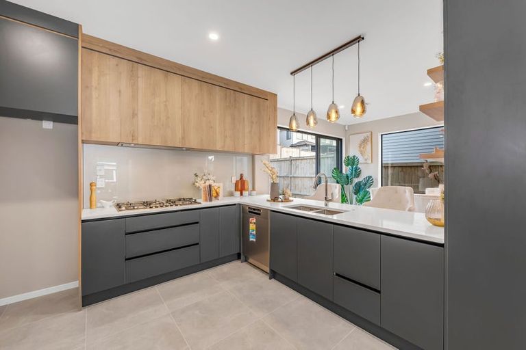 Photo of property in 23 Bremner Ridge Street, Flat Bush, Auckland, 2019