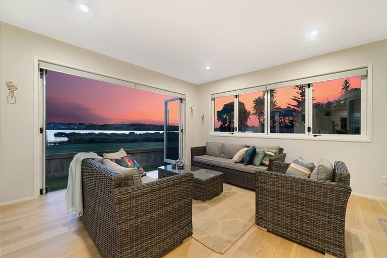 Photo of property in 50 Settlers Grove, Orewa, 0931