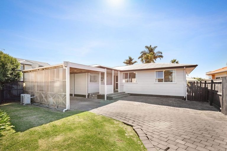Photo of property in 46 Doment Crescent, Orewa, 0931