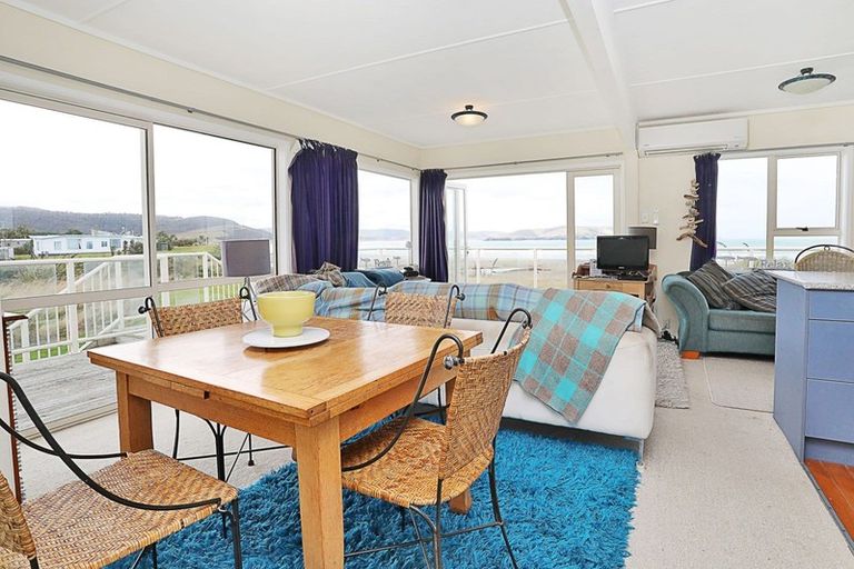Photo of property in 491 Waikawa-curio Bay Road, Curio Bay, Tokanui, 9884