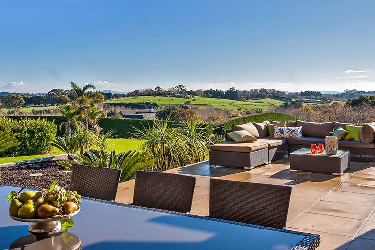 Photo of property in 21 Potts Road, Whitford, Howick, 2571