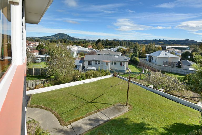 Photo of property in 2 Brooklyn Street, Green Island, Dunedin, 9018